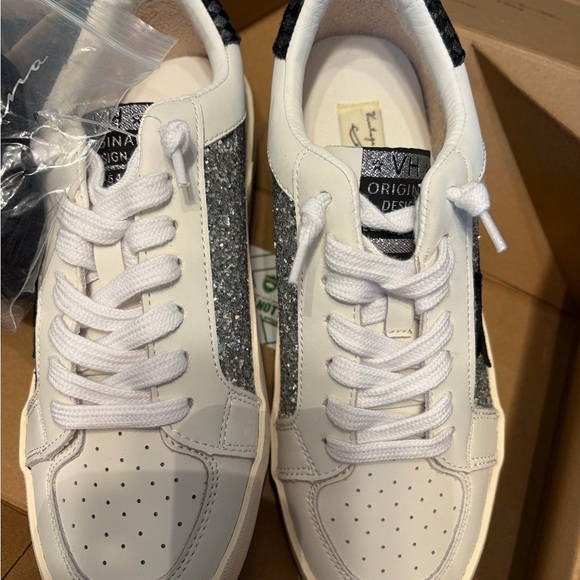 Vintage Havana Silver Glitter and Black Star Sneakers - Picture 3 of 8